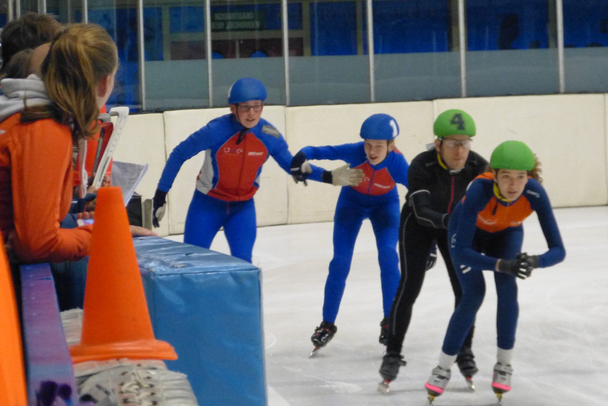 shorttrack relay foto 4
