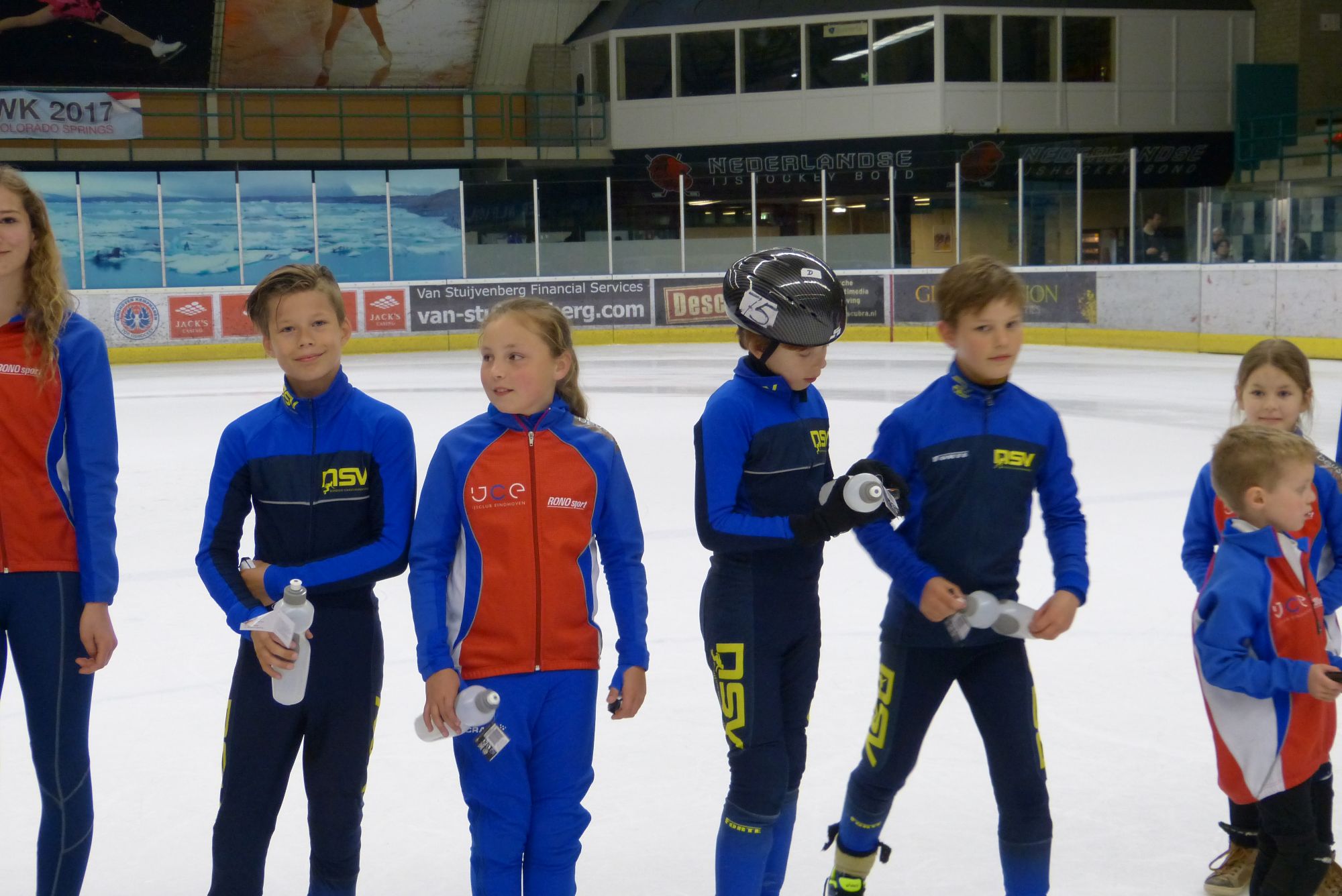 shorttrack relay jeugd 1e plaats