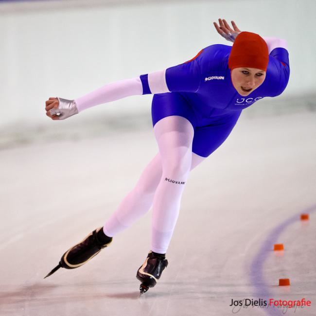 IJCE schaatser in de bocht