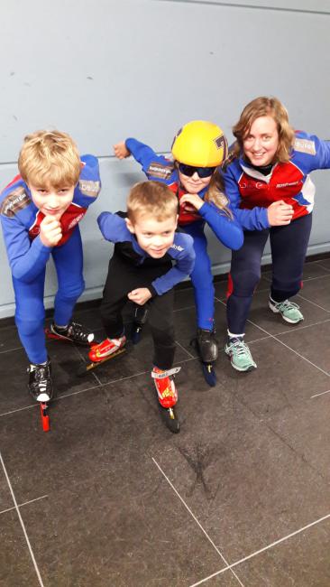 groepsfoto IJCE shorttrack Beneluxcup Tilburg