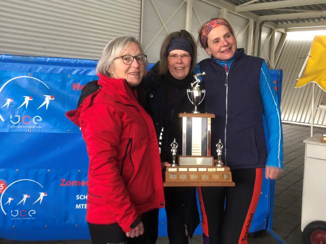 Luc prins dames 2022 Simone Pauelsen, Marianne Vincken, Maureen Ballemans