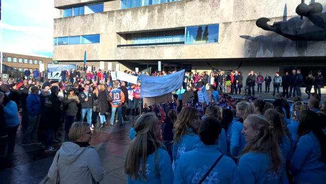 protestactie van alle verengingen voor stadhuis