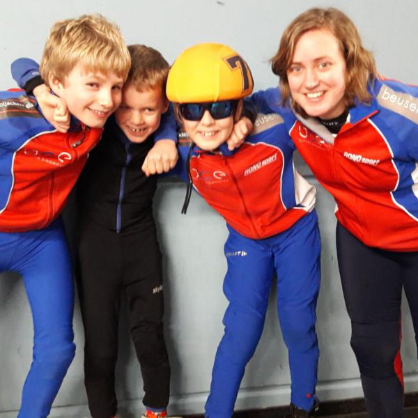 groepsfoto IJCE shorttrack Beneluxcup Tilburg