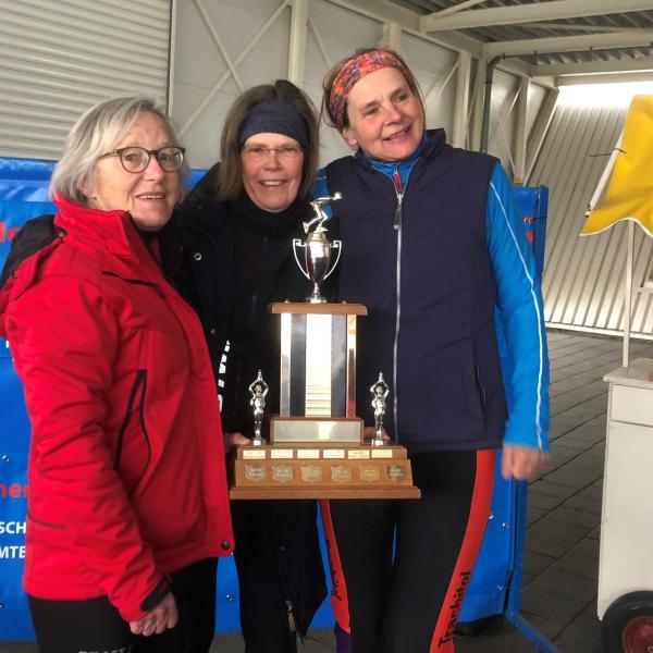 Luc prins dames 2022 Simone Pauelsen, Marianne Vincken, Maureen Ballemans